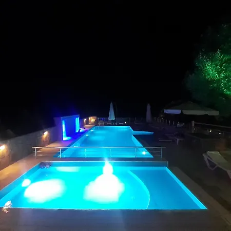 Nu-se Garden Butik 3* سلجوك